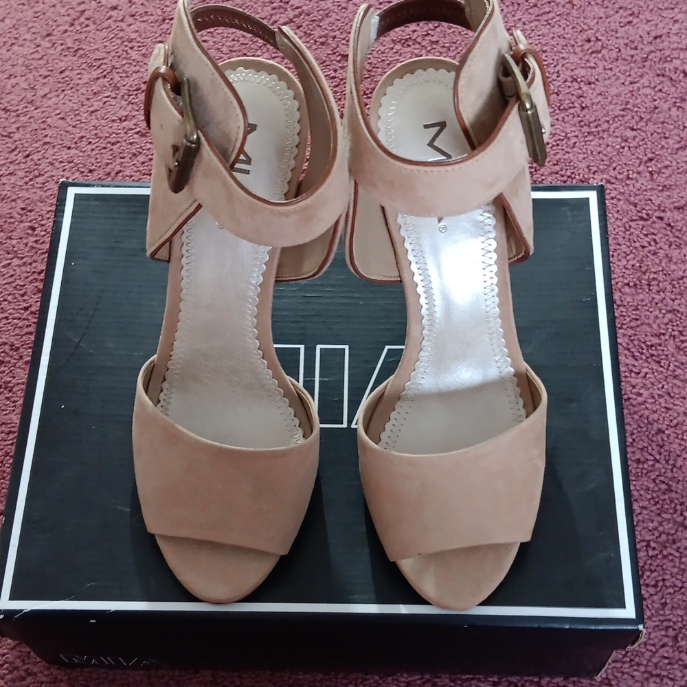 MIA Natural/Tan Suede Sandals